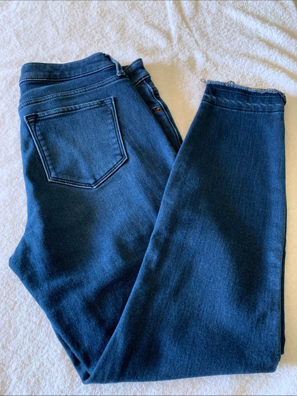 Old Navy Women's Dark Blue Mid-rise Skinny Jeans with built-in warmth.